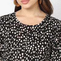 T-shirt imprimé pour femme en tissu doux, vêtement décontracté pour l'été, mode et confort quotidien, imprimé tendance pour femme