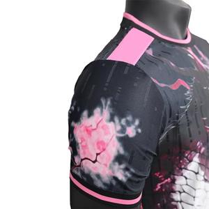 Ensemble de vêtements de cyclisme en jersey mesh premium, léger et respirant, pour la performance professionnelle en course sur route - Product Image 5