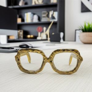 Sculpture de lunettes en aluminium massif, objet décoratif artistique fait main pour intérieurs haut de gamme - Product Image 3