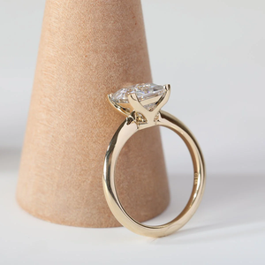 Bague de fiançailles solitaire de luxe en or jaune 14 carats avec diamant de laboratoire CVD taille princesse 3 carats pour femme, bijou de mariage classique - Product Image 3