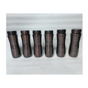 Bouteille d'eau en cuivre pur écologique pour une hydratation quotidienne propre, favorisant des habitudes de vie saines et durables - Product Image 3