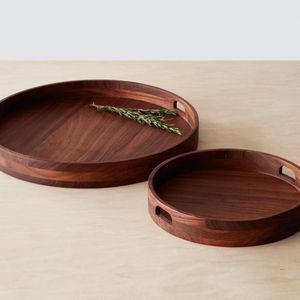 Plateau de service rond en bois fait main avec un design rustique naturel, plateau décoratif pour le petit-déjeuner, le café, le thé, les collations - Product Image 3
