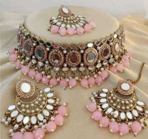 Conjunto de collar Kundan nupcial indio para chicas y mujeres, con cristales de cuarzo rosa en forma de pera y pendientes a juego para bodas. - Product Image 1
