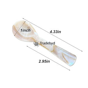 Cuillère de service artisanale en nacre incrustée par Tradebyd - Product Image 5