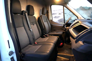 Utilisé pour d Transit 350/ 2021 GCC 154 Km 299Hp 4 portes 2 places 4 cylindres Transmission manuelle 2000-2499cc Diesel conduite à gauche - Product Image 5