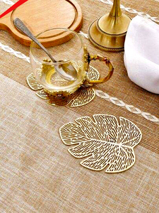 Minimal Irregular Shape Metal Coaster Set Designed For Decor Themes With Simple Look - Product Image 5
