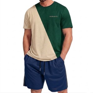 เสื้อยืดสีตัดกันพรีเมียมสำหรับผู้ชายและผู้หญิง พร้อมกางเกงขาสั้นเอวยางยืด ชุดลำลองใส่สบายสไตล์สตรีทแวร์สำหรับฤดูร้อน ชุดสองชิ้น - Product Image 1