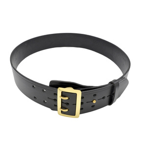 Ceinture en cuir noir avec boucle carrée et plusieurs trous pour un ajustement réglable, idéale pour les uniformes et les tenues de travail. - Product Image 4