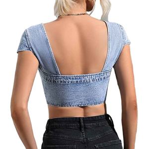 Hauts en jean écologiques et respirants pour femmes, avec fermeture boutonnée et logo sur la manche gauche et la manche droite, par Solid International - Product Image 2