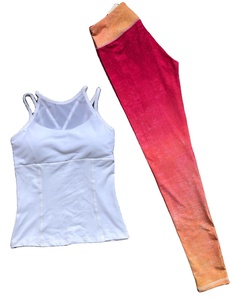Conjunto de top y mallas personalizadas para mujer, ropa de yoga informal de último diseño, con estampado y diseño personalizado - Product Image 1