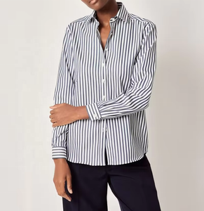 Chemise boutonnée à manches longues en tissu rayé bleu et blanc, coupe ajustée pour femme, idéale pour le bureau - Product Image 6