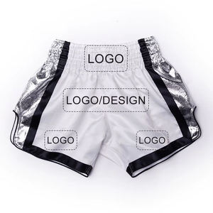 Shorts de Muay Thai en polyester, dernier design, avec logo personnalisé, fabrication pakistanaise, pour adultes. - Product Image 2