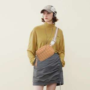 Bolso de Cintura Cuadrado Acolchado Viva Terry, Cómodo y Pequeño, para Mujer, Ideal para Correr, Viajar, Hacer Senderismo, Hacer Ejercicio, Deportes, Ajustable - Product Image 3