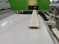 Machine d'extrusion de cadre photo en plastique mousse PS pour moulage architectural, panneaux d'insonorisation et isolation thermique