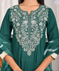 ชุดคุร์ตะทรงเอไลน์ปักลายสัมรัก พร้อมผ้าคลุมไหล่เลเฮริยา - Product Image 6