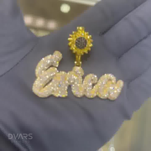 Pendentif de nom personnalisé pour femme, entièrement serti de lettres, en moissanite VVS certifiée de luxe, avec sertissage à griffes, en argent 925 plaqué rhodium - Product Image 3