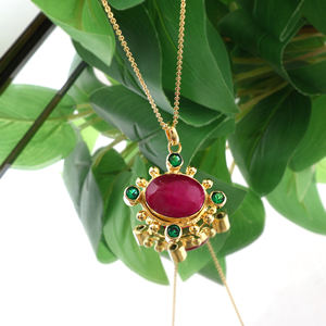 สร้อยคอแฟชั่นผู้หญิง ประดับทับทิม หยก และควอตซ์มรกตทรงรี ชุบทอง 18k พร้อมลูกปัด ดีไซน์เนอร์สร้อยคอแบบโดดเด่น - Product Image 4