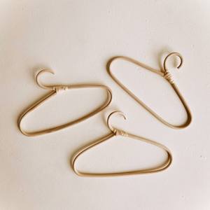 Venta al por mayor precio más barato percha de ropa de ratán perchas naturales sostenibles para Lencería traje de baño ropa interior - Product Image 1