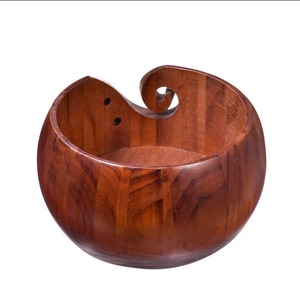Cuenco de madera redondo para hilo, diseño sencillo, duradero, soporte para tejer a mano y ganchillo con abertura. - Product Image 2