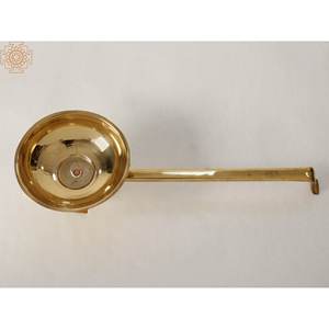 Aarti Diya ทำด้วยมือทองเหลืองขนาด9นิ้วพร้อมที่จับเสื้อผ้ามุสลิมแบบดั้งเดิมและอุปกรณ์เสริมผลิตในอินเดีย - Product Image 1