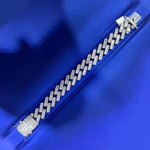 RAHA EXPORT Pulsera Unisex Hip Hop de Plata 925 Bañada en Oro 22K con Eslabones Cubanos, Dijes de Bolsa de Dinero con Moissanita y Diseño Micro Pavé para Fiesta - Product Image 3