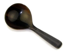 Cuchara de Cuerno de Búfalo Hecha a Mano, Diseño Clásico Ecológico, Marca H a CRAFT, Cuchara para Servir Postres y Té - Product Image 2