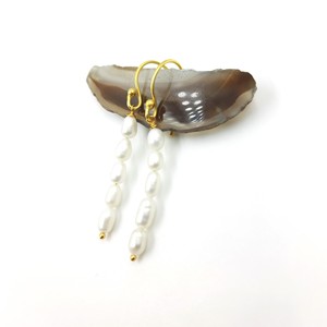 Boucles d'oreilles pendantes faites à la main avec cinq perles et pierres précieuses rondes, bijoux tendance pour femmes - Product Image 2