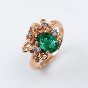 Anillo de Flor de Esmeralda Verde en Plata de Ley, Joyería de Lujo para Boda, Diseñado para un Estilo Floral Elegante y Clásico Atemporal - Product Image 3