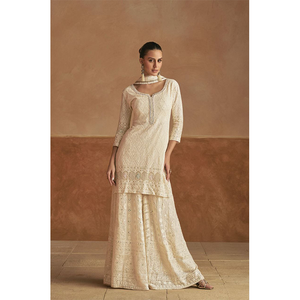 Vente flash sur la collection de costumes pakistanais de créateurs pour les fêtes et les festivals, en georgette avec broderies, à prix réduit - Product Image 1