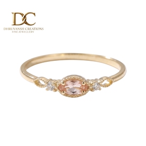 แหวนทองคำแท้ 14KT สีเหลืองทอง ดีไซน์หรูหรา ประดับเพชรเลี้ยงในห้องปฏิบัติการ และพลอยแซฟไฟร์พัพพาร์ชาเลี้ยงในห้องปฏิบัติการ ได้รับการรับรองจาก IGI สำหรับสุภาพสตรี - Product Image 1