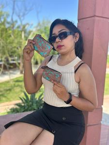 El más nuevo monedero tallado a mano, monedero de tamaño pequeño, multiusos, bolsas de cuero occidental, billetera de gran venta para mujer - Product Image 2