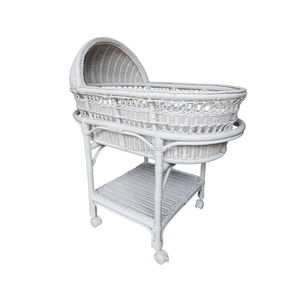 Cuna de Mimbre Hecha a Mano para Bebé, Cuna de Ratán Sostenible con Ruedas y Estante, Muebles Modernos de Estilo Boho para Recién Nacidos - Product Image 1