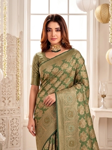 Sari de Seda Verde y Dorado de AARA Fashion con Estampado Floral, Traje Tradicional de Boda para Mujer, Protección Solar, Largo hasta el Suelo - Product Image 2