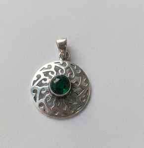 Pendentif en zircon et argent allemand, forme classique, bijou raffiné, idéal pour les fêtes, pour elle, bijoux en argent, pour femme. - Product Image 1