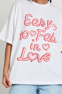 เสื้อยืดกราฟิกผู้หญิงแบบกำหนดเองได้ พิมพ์ลาย DTF OEM เสื้อโอเวอร์ไซส์ลำลอง ผ้าโพลีเอสเตอร์ผสมคอตตอน แขนสั้น เสื้อผ้าสตรีทแวร์ - Product Image 5
