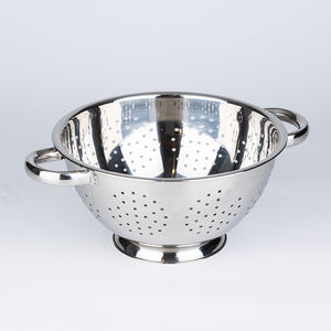 Most demanded luxurious metal <b>strainers</b> handle both hot and cold foods with equal efficiency and safety - Product Image 6