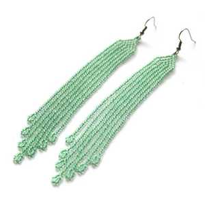 Boucles d'oreilles longues perlées faites à la main pour femmes, style bohème, vert menthe, avec franges longues, bijoux de mode, accessoire de fête - Product Image 2