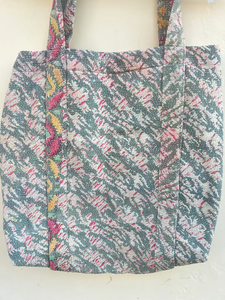 Wholesale Lightweight Solid Color Quilted Open Closure Tote Bag Large Capacity Cotton Shoulder <b>Handbag</b> for Women All Seasons - Product Image 2