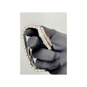 นาฬิกาข้อมือควอตซ์ทรงสี่เหลี่ยมประดับเพชร ดีไซน์วินเทจสุดหรูสำหรับผู้ชาย สายสแตนเลส กระจกแซฟไฟร์ ขนาด 40 มม. พร้อมตัวล็อคแบบ Deployment Clasp - Product Image 4