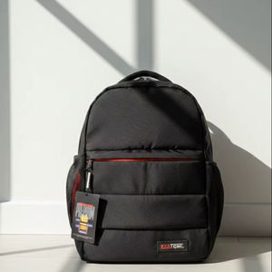 Mochila para portátil de 18 pulgadas resistente al agua, tela de poliéster negra, compatible con portátiles de hasta 17 pulgadas, fabricante OEM ODM - Product Image 1