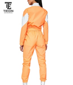 Conjunto Deportivo Premium para Mujer, Chaqueta y Pantalones Cortavientos, Diseño Ligero y Cómodo - Product Image 3