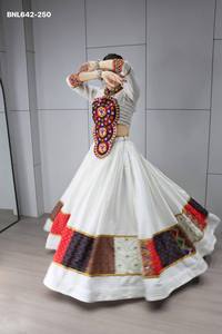 Ensemble Lehenga-Choli pour femme en rayonne et coton imprimé, avec miroir et broderie, idéal pour les fêtes et le Navratri - Product Image 6