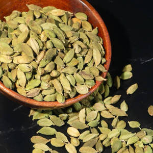 Nueva Temporada de Cáscaras de Cardamomo Verde de la India con Fragancia Distintiva para Compradores de Especias a Granel e Ingrediente Culinario Internacional - Product Image 1