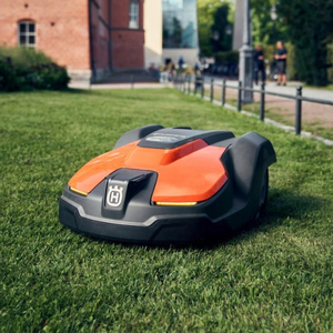 เครื่องตัดหญ้าอัตโนมัติ Husqvarna Automower 520 EPOS ขายดี พร้อมระบบชาร์จอัตโนมัติ สำหรับสวนกลางแจ้ง ราคาถูก - Product Image 1