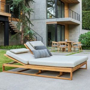 Chaise longue double en bois contemporaine à dossier inclinable pour hôtel, complexe hôtelier, villa, club de plage, bord de piscine, terrasse de qualité commerciale - Product Image 1