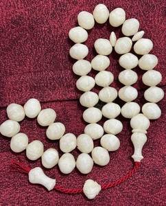 Tasbih de Resina Roja de Uttar Pradesh, Hecho a Mano, Ecológico y de Lujo, para Bodas, Navidad y Artículos para Fiestas del Año Nuevo Chino - Product Image 2
