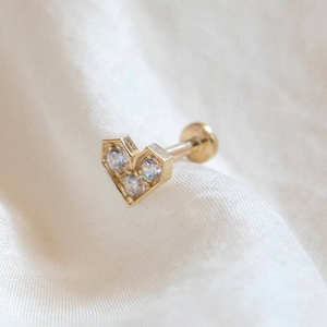 Boucles d'oreilles clous en or massif 14 carats en forme de cœur avec diamants de laboratoire, vente en gros, bijoux fins, clous d'oreilles en diamants de laboratoire, directement de l'usine - Product Image 1