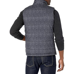 Gilet matelassé gris texturé sans manches, chauffe-corps, veste doudoune tendance pour homme - Product Image 3