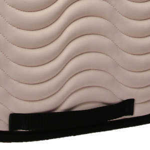 Tapis de selle matelassé personnalisé pour cheval de saut, optimisant les performances, avec emballage sur mesure pour l'équilibre du cavalier et du cheval - Product Image 2