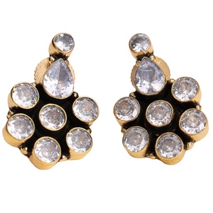 ต่างหูแบบติดหูทรงดอกไม้ชุบทองโบราณ ดีไซน์ทันสมัย คอลเลคชั่นล่าสุด พร้อมขอบประดับเพชร เหมาะสำหรับเป็นของขวัญหมั้น มีจำหน่ายแบบสั่งซื้อจำนวนมาก - Product Image 1